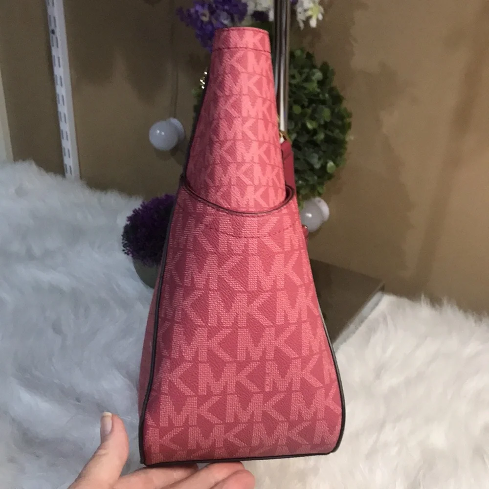 Michael Kors Jet Set Travel Large Chain Berry Color Shoulder Tote